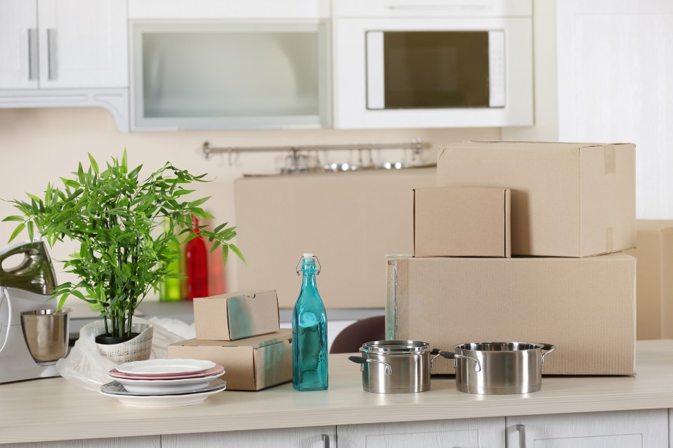 How to pack kitchen items for moving?